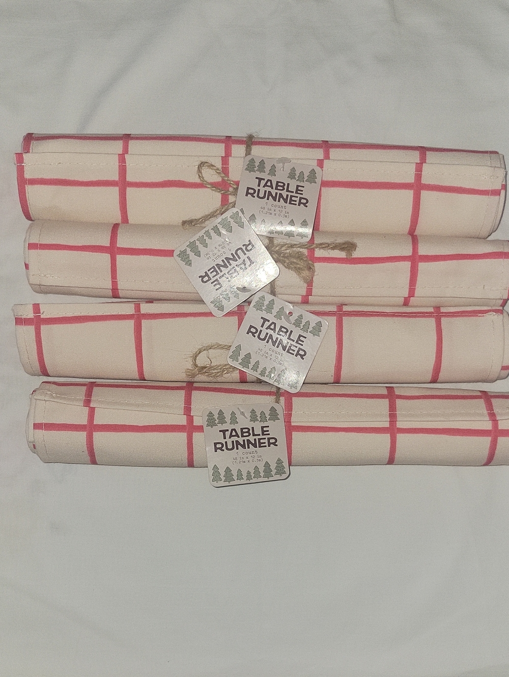 Table Runner Set Of 4 Cream with Red Plaid  Grid Pattern New With Tags